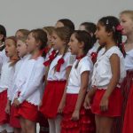Oslavy v režii školáků skončily v letním kině. Program sledovalo přes dva tisíce dětí