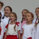 Oslavy v režii školáků skončily v letním kině. Program sledovalo přes dva tisíce dětí