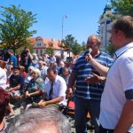 Prezident Miloš Zeman debatoval s lidmi Milevsku. Mladíka s píšťalkou málem inzultovali