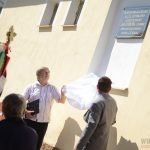 Sedlák Cimbura sloužil ve statku u Kovandů na Hradišti. Odhalili mu tam pamětní desku