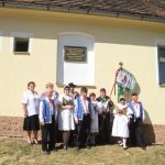 Sedlák Cimbura sloužil ve statku u Kovandů na Hradišti. Odhalili mu tam pamětní desku