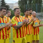 Zase za rok, skandovali fotbalisté Junioru u dudáka na náměstí