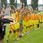 Zase za rok, skandovali fotbalisté Junioru u dudáka na náměstí