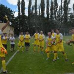 Zase za rok, skandovali fotbalisté Junioru u dudáka na náměstí