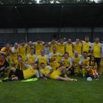 Zase za rok, skandovali fotbalisté Junioru u dudáka na náměstí
