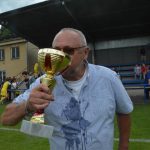 Zase za rok, skandovali fotbalisté Junioru u dudáka na náměstí