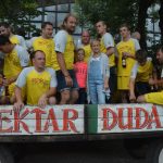Zase za rok, skandovali fotbalisté Junioru u dudáka na náměstí