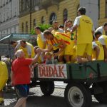 Zase za rok, skandovali fotbalisté Junioru u dudáka na náměstí