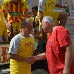 Zase za rok, skandovali fotbalisté Junioru u dudáka na náměstí