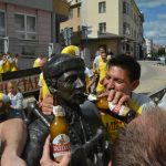 Zase za rok, skandovali fotbalisté Junioru u dudáka na náměstí