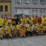 Zase za rok, skandovali fotbalisté Junioru u dudáka na náměstí