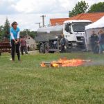 Nedvědičtí dobrovolní hasiči předvedli historickou stříkačku i útok