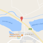 Motorkář se srazil s policejním vozidlem