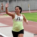 V podvečer uprostřed týdne se rozdělovaly vytrvalecké tituly