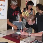 Herec Jiří Štěpnička s bratrem Janem Samcem zahájili vzpomínkovou výstavu na svého otce