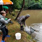 Malé rybáře déšť neodradil. Závodili na Ježkovském rybníku