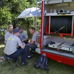 Hasiči z Dvorců v sobotu oslavili osmdesátku. Žehnali svůj první prapor