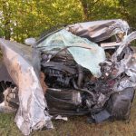 Zřejmě nepřiměřená rychlost. Jeden těžce zraněný a škoda téměř tři sta tisíc