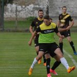 Sedm žlutých a tři červené karty, v Oseku bylo rušno