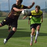 Sedm žlutých a tři červené karty, v Oseku bylo rušno