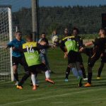 Sedm žlutých a tři červené karty, v Oseku bylo rušno