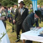 Myslivecká svatba se odehrála podle starého rituálu