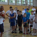 Mladí basketbalisté mají soustředění ve Volyni, dorazil za nimi i Miroslav Vondřička