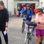 Stovky lidí vyrazily do Kraje kamenů pěšky, na kole nebo na koni