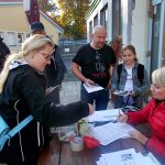 Na Svatováclavský pochod se vydala sedmdesátka lidí pěšky nebo na kole. Nechyběli ani pejsci