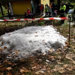 Jubilejní ročník branného závodu děti překvapil. Strážníci připravili disciplínu na sněhu