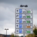 Naváděcí systém parkování se testuje. Auta ohlídají čidla a mobilní data