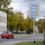 Naváděcí systém parkování se testuje. Auta ohlídají čidla a mobilní data