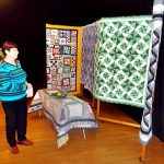 Výstava výrobků z patchworku zdobí galerii ve Spektru