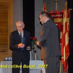 Vyznamenání k 28. říjnu převzali v Milevsku houslový pedagog Jan Humpál, podnikatel Jan Polata, předseda Senior klubu ZVVZ Jiří Lesák a šampion v dřevorubeckém sportu Martin Komárek