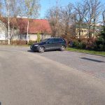 V Plané nad Lužnicí vypukl spor o parkování poblíž školy. Je důležitější zájem učitelů nebo rodičů?