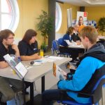 Firmy na Burze práce cílily hlavně na studenty posledních ročníků
