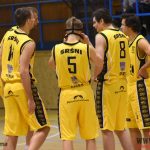 Senzace – Sršni pokřtili novou palubovku vyřazením Jindřichova Hradce