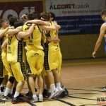 Senzace – Sršni pokřtili novou palubovku vyřazením Jindřichova Hradce
