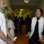 Rozsvícení vánočního stromu v nemocnici sledovala i hejtmanka kraje