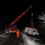 Hasiči vylovili dodávku, která spadla do Vltavy