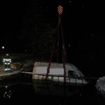 Hasiči vylovili dodávku, která spadla do Vltavy