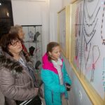 Táborskou Galerii 140 zaplnily barevné korálky