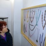 Táborskou Galerii 140 zaplnily barevné korálky