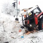 Ve Střelských Hošticích vjel vlak do traktoru