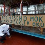 Maškarní průvod míří z Roudné do Janova