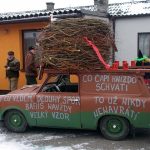 Maškarní průvod míří z Roudné do Janova