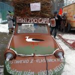 Maškarní průvod míří z Roudné do Janova