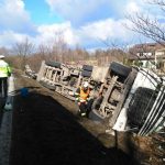 Kamion zdemoloval Škodu Yetti u Blatné. Řidič v osobním autě neměl šanci