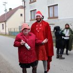 Ve Lnářích se o maškary krásně starali