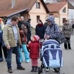 Ve Lnářích se o maškary krásně starali